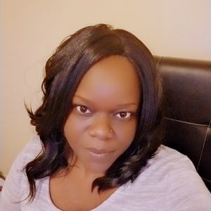 Meet your Posher, Casandra